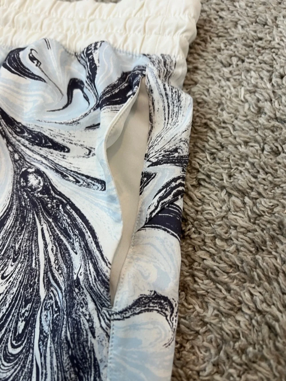 Athleta Marble Swirl Shorts XS Athletic Running‎ Pull On Activewear Pockets Gym